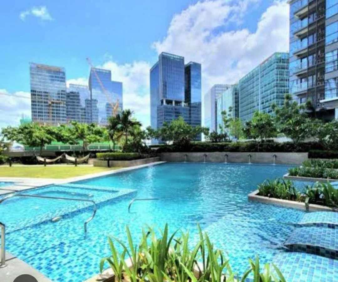 تاغويغ Uptown Parksuites Bgc المظهر الخارجي الصورة